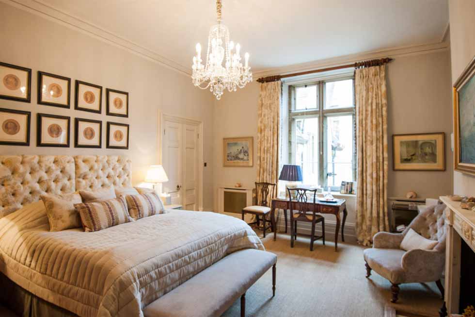 Cowdray House Accommodation, Bedrooms, Lounges and outdoor space