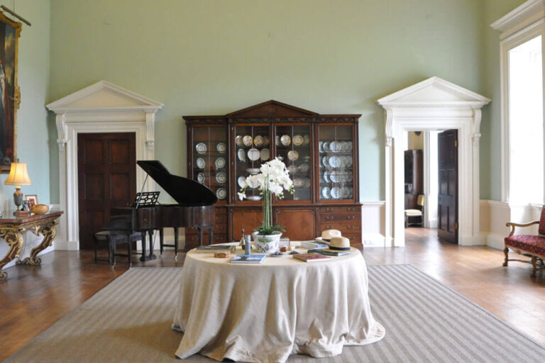 Photo of the Saloon at Kirtlington Park